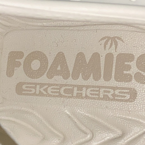 NWOT SKECHERS ULTRA GO FOAMIES WO SIZE 10 CREAM COLOR SLIPON WATER /CASUAL SHOES - Picture 4 of 14
